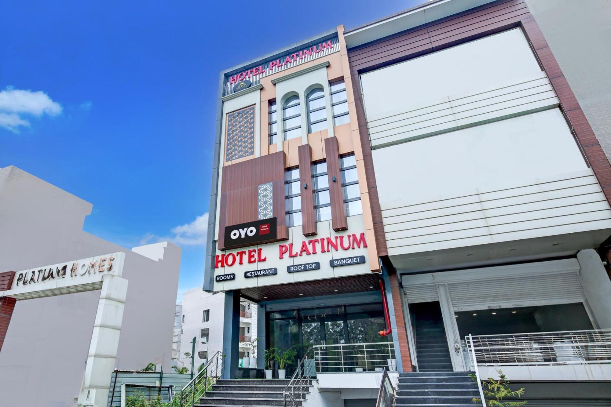 Hotel O Platinum Zirakpur Exteriör bild
